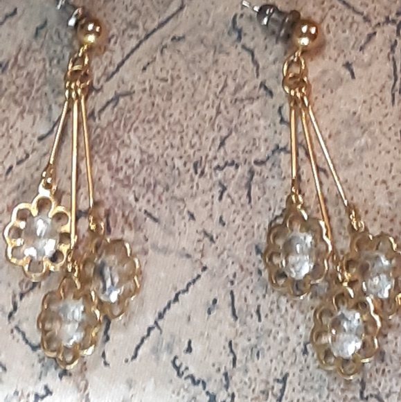 Jewlery Earrings - Picture 2 of 4
